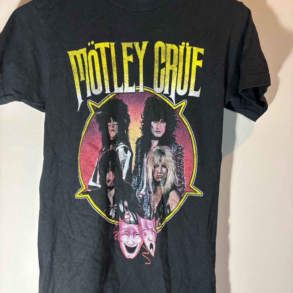 Hot Topic Black Mötley Crüe Graphic Tee with Yellow and Pink Accents